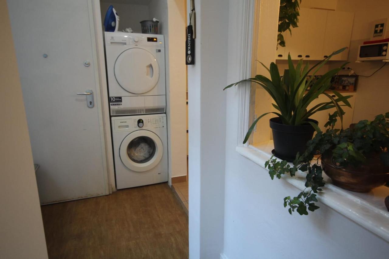 Ocean M1 R4 - Large Double With Shared Bathroom In Center Casa de hóspedes Lisboa