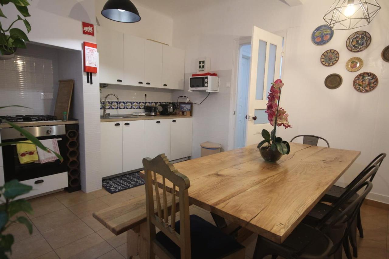Ocean M1 R4 - Large Double With Shared Bathroom In Center Lisboa
